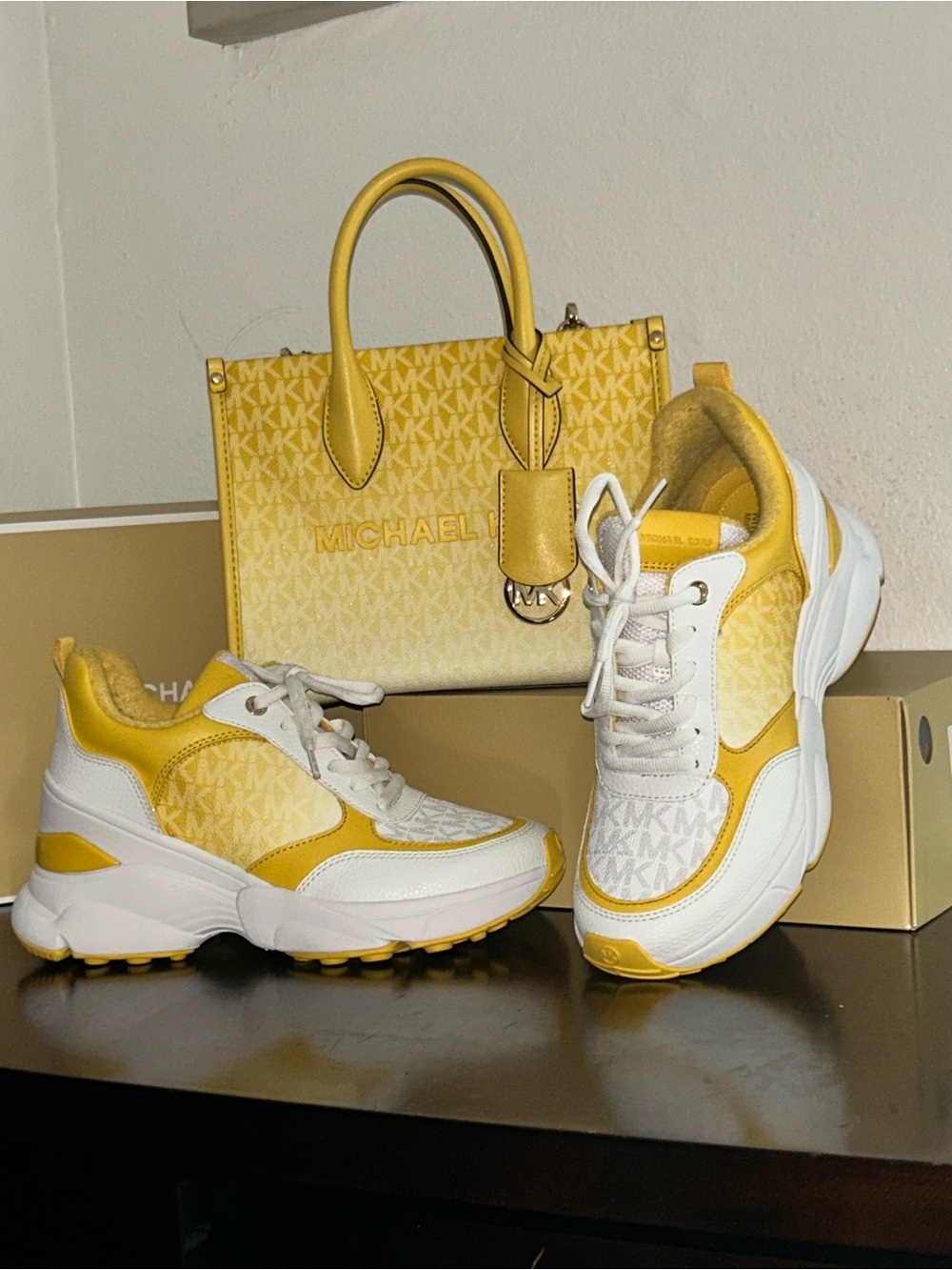 Michael Kors Ombré Yellow Signature Logo Tote w/ matching shoes size 8 set